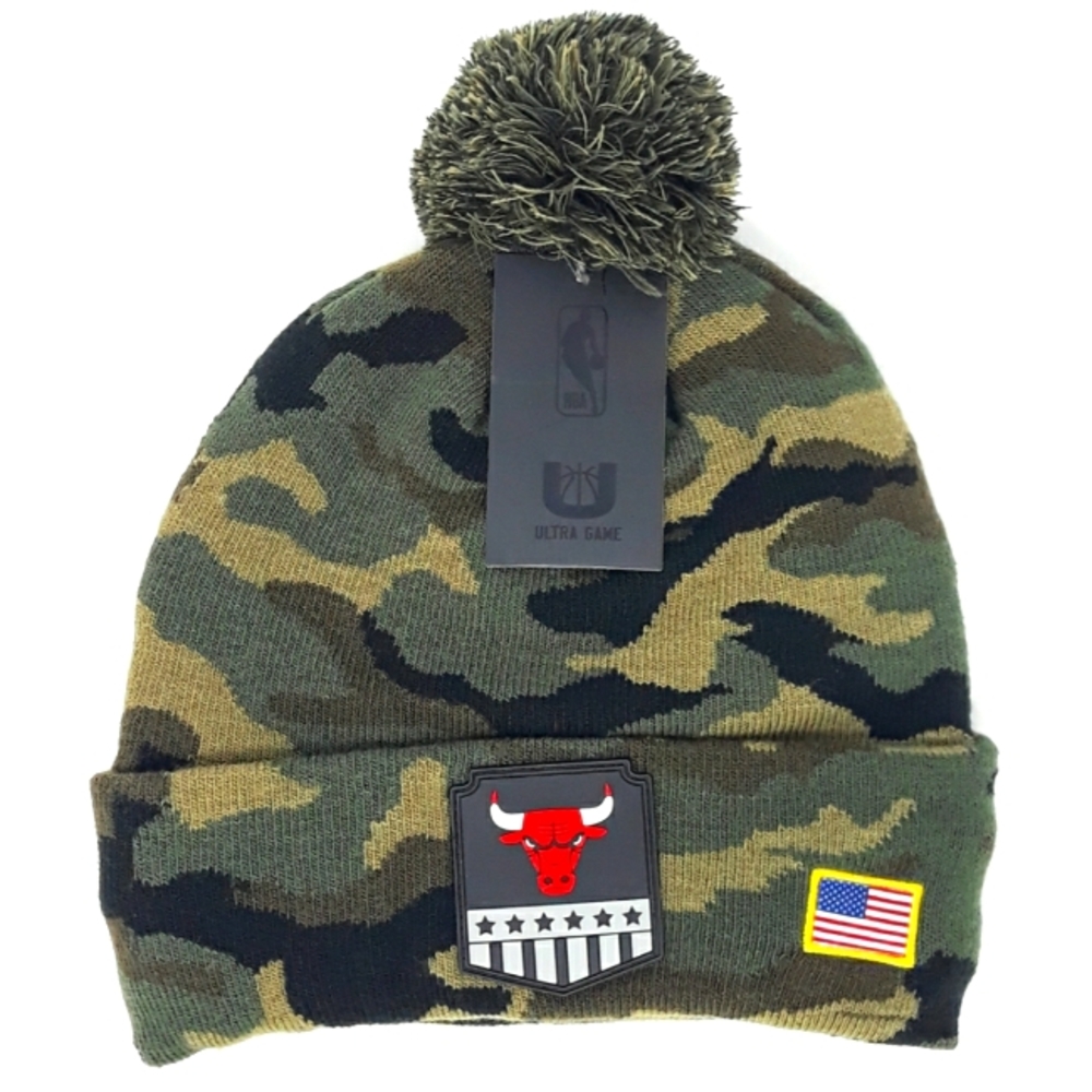 ULTRA GAME NBA Chicago Bulls Pom Pom Beanie